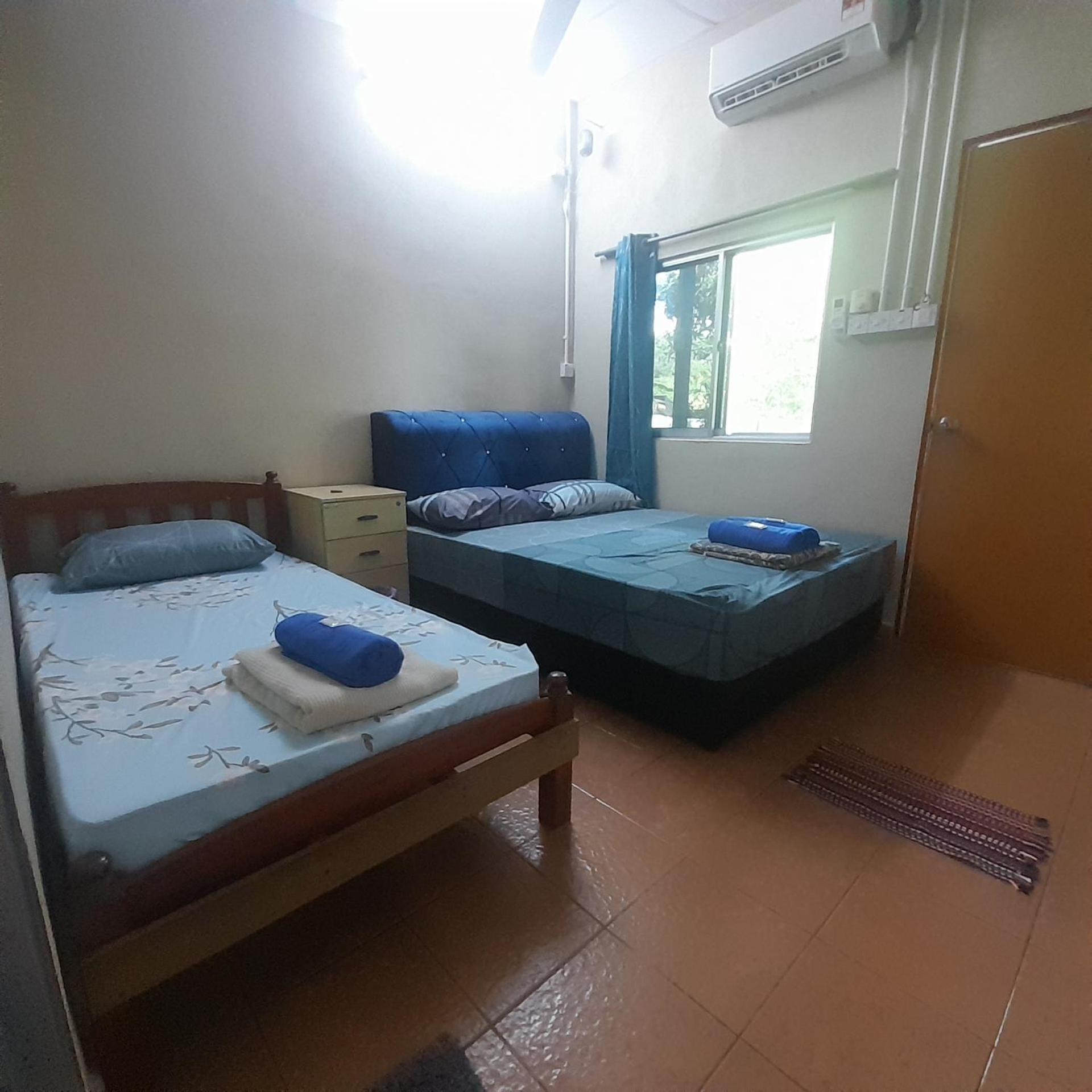Tony'S Guesthouse At Teluk Bahang Batu Ferringhi Exterior photo