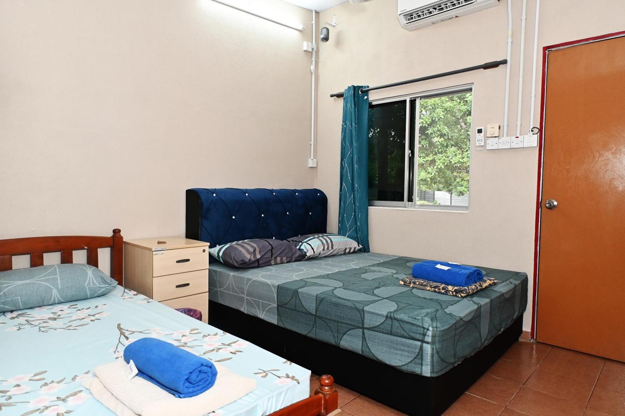Tony'S Guesthouse At Teluk Bahang Batu Ferringhi Exterior photo